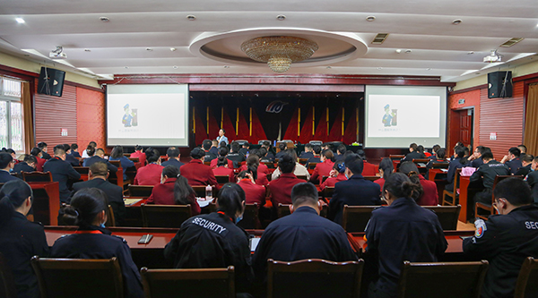 1649384797589019.jpg 旅客服務(wù)部組織開展規(guī)范禮儀培訓(xùn).jpg