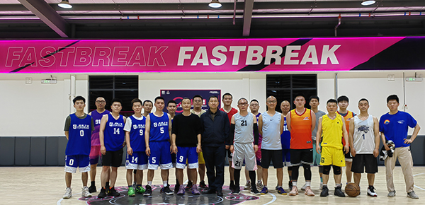 1650877853125317.jpeg 機(jī)場籃球社團(tuán)組織首場對抗賽.jpeg