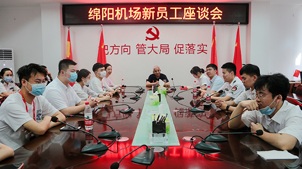 “助力鄉(xiāng)村振興，踐行艱苦奮斗” 將新員工黨性教育活動(dòng)搬到對(duì)口幫扶村4.jpg