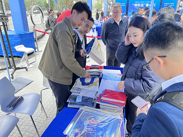 1680836176738683.jpg 61680833582_.pic_hd.jpg